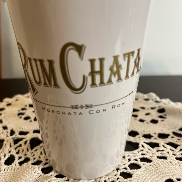 Brand New Rum Chata Porcelain Tumblers with Silicone Lids  16 Ounces White/Gray - Picture 3 of 6